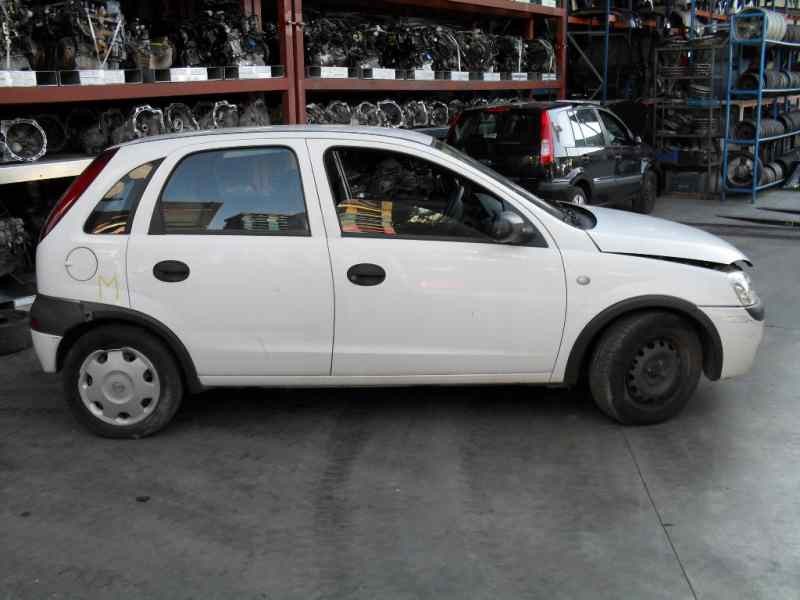 opel corsa c del año 2000