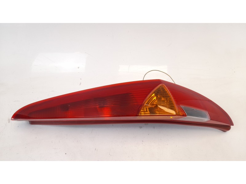 Recambio de piloto trasero derecho para fiat punto berlina (188) 1.9 diesel eco referencia OEM IAM 46794077  FT1334163