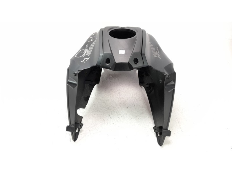 Recambio de moldura para honda cb 125 f referencia OEM IAM 64430K98E50ZA  