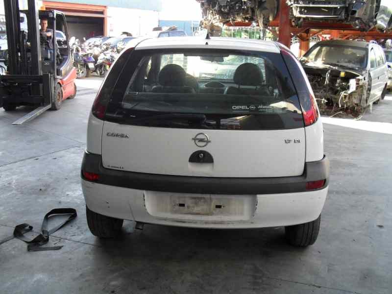 opel corsa c del año 2000