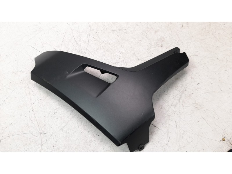 Recambio de moldura para honda cb 125 f referencia OEM IAM 64321K98E01ZB  