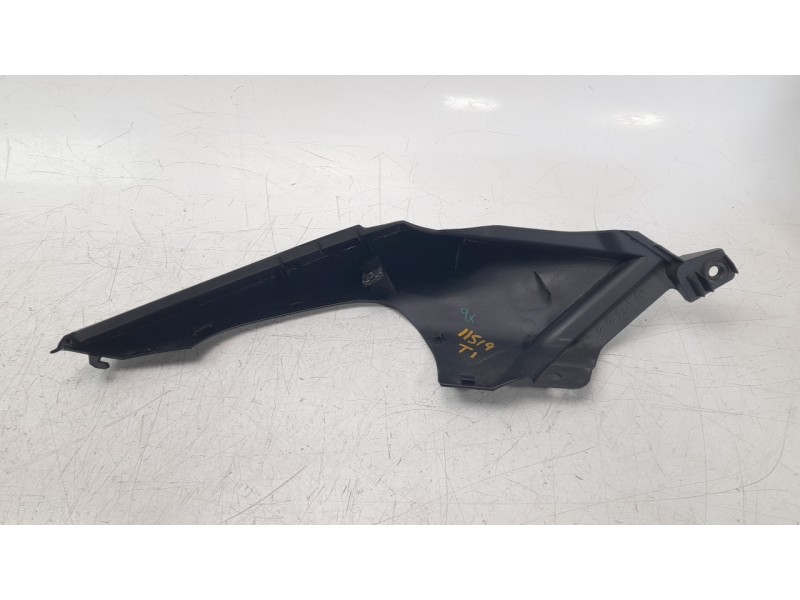 Recambio de moldura para honda cb 125 f referencia OEM IAM 83541K98E00ZB  