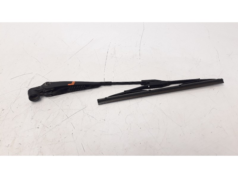 Recambio de brazo limpia trasero para land rover evoque 2.2 td4 cat referencia OEM IAM LR025121  