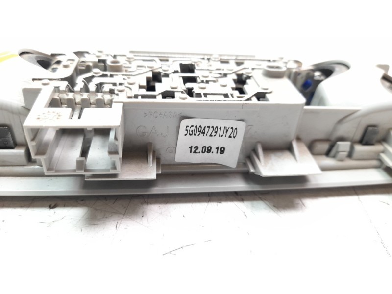 Recambio de luz interior para volkswagen golf vii lim. (bq1) 1.0 tsi referencia OEM IAM 5G0947291  