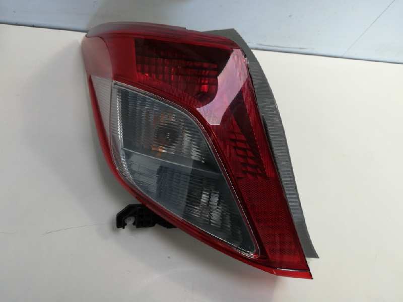 Recambio de piloto trasero izquierdo para toyota yaris active referencia OEM IAM 815610D370  