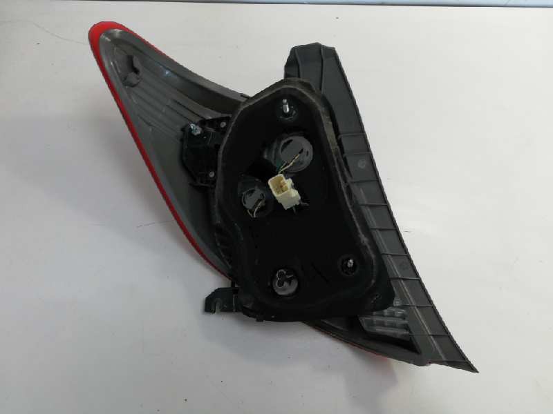 Recambio de piloto trasero derecho para toyota yaris active referencia OEM IAM  108908250 