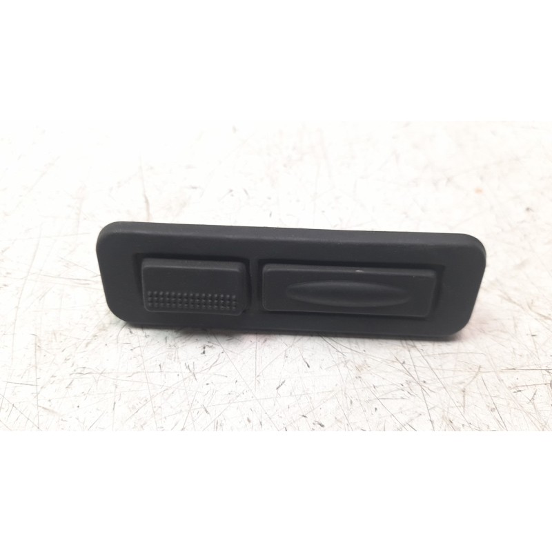 Recambio de maneta exterior porton para jeep renegade 1.6 m-jet cat referencia OEM IAM 52030366  