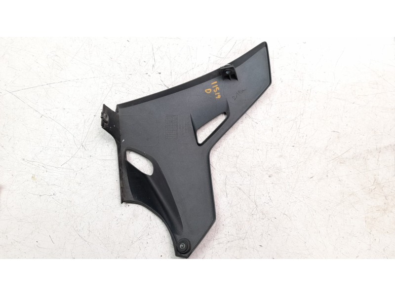 Recambio de moldura para honda cb 125 f referencia OEM IAM 64311K98E00ZB  
