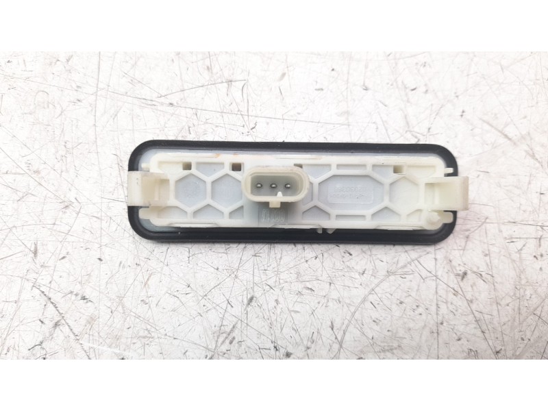 Recambio de maneta exterior porton para jeep renegade 1.6 m-jet cat referencia OEM IAM 52030366  