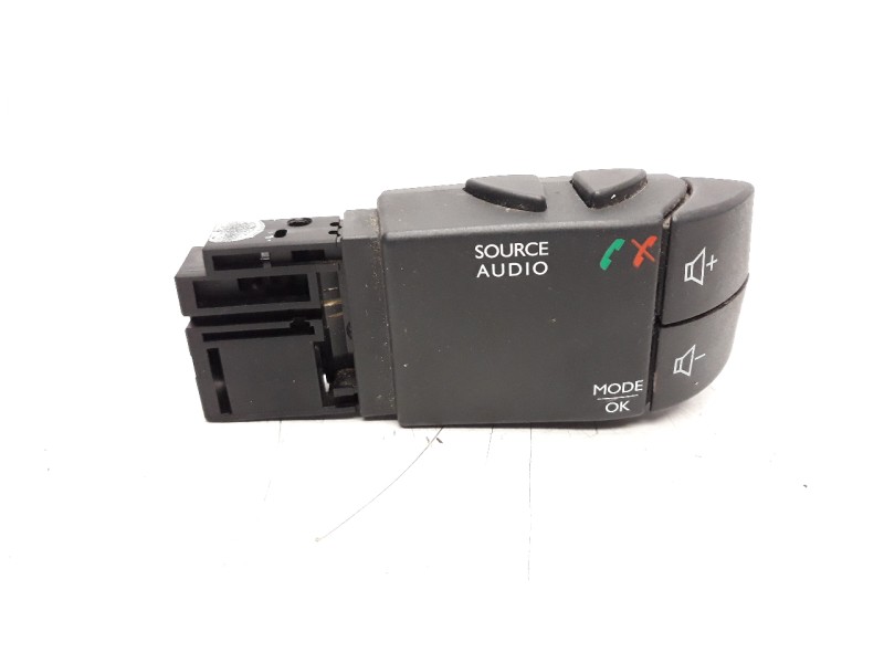 Recambio de mando multifuncion para dacia dokker 1.5 dci diesel fap cat referencia OEM IAM 255522448R  