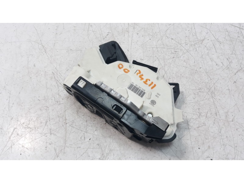 Recambio de cerradura puerta delantera derecha para seat leon (5f1) style referencia OEM IAM 5K1837016E CRDVW1010 