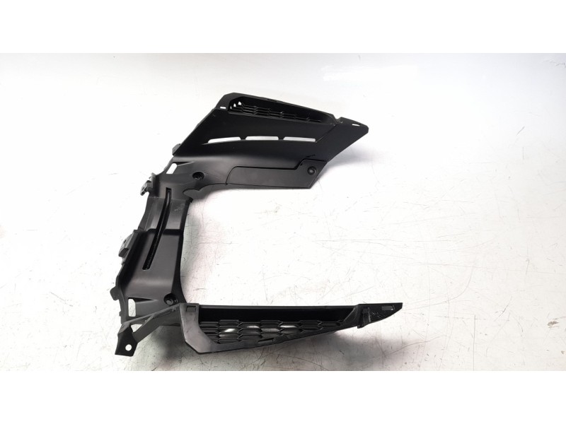 Recambio de moldura para honda cb 125 f referencia OEM IAM 64421K98E000  