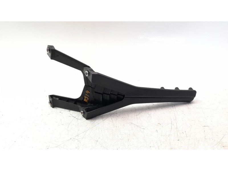 Recambio de moldura para honda cb 125 f referencia OEM IAM 80112K94T00  