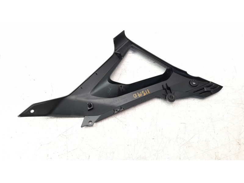 Recambio de moldura para honda cb 125 f referencia OEM IAM 83511K94T00  