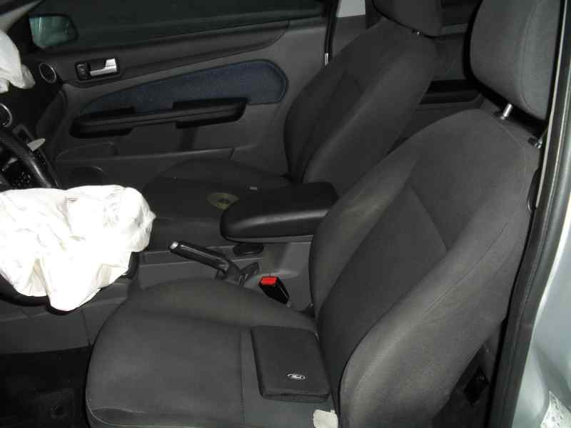 ford focus berlina (cap) del año 2004