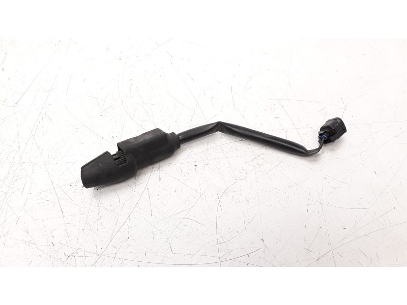 Recambio de interruptor para honda cb 650r referencia OEM IAM 35350MKYD51  