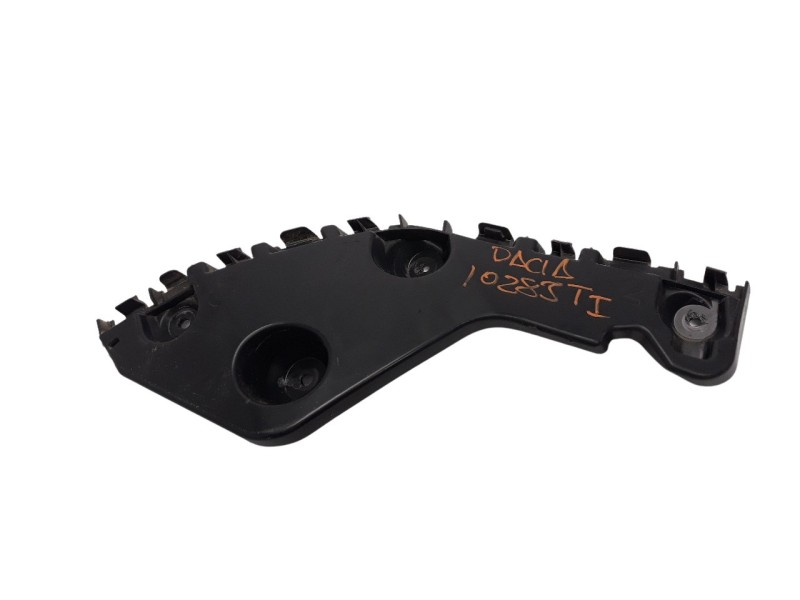 Recambio de molduras traseras para dacia duster laureate 4x2 referencia OEM IAM 622210009R  