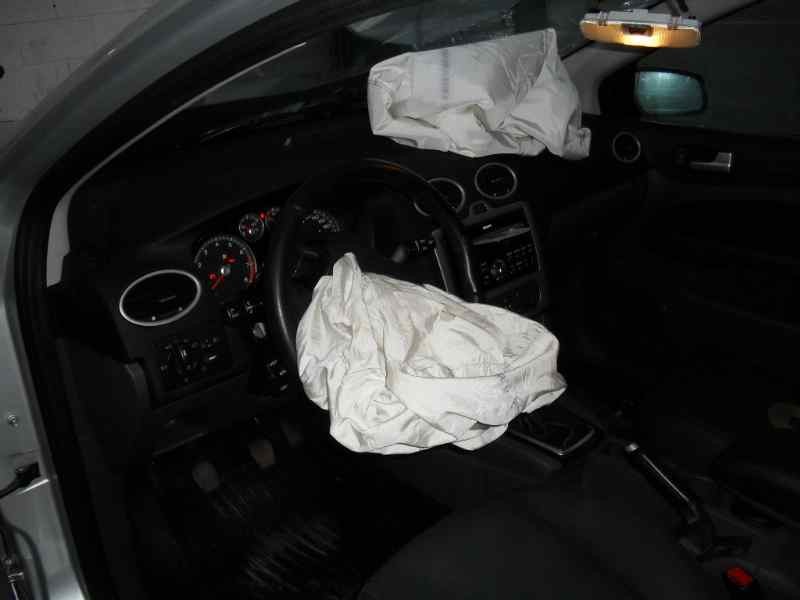 ford focus berlina (cap) del año 2004