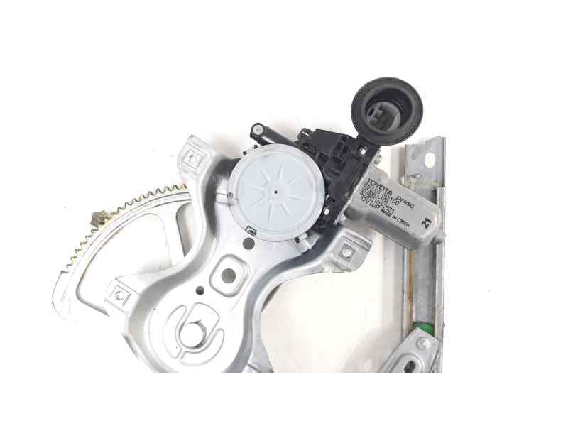 Recambio de elevalunas delantero derecho para toyota yaris active referencia OEM IAM AV2621002331 973582101 