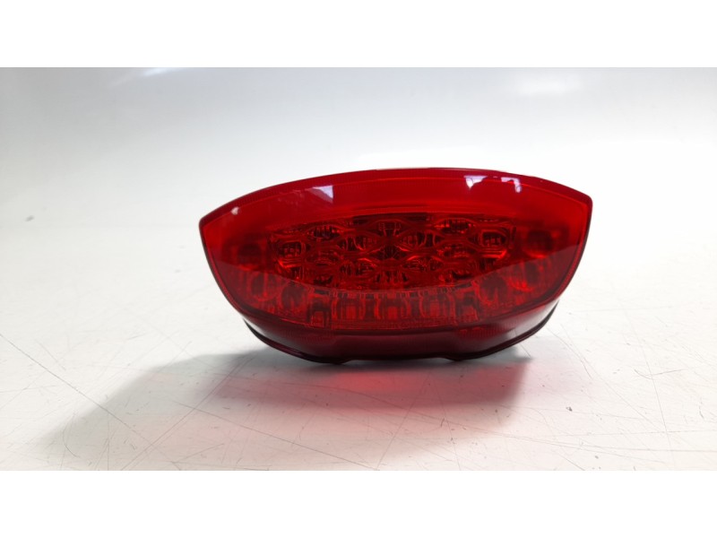 Recambio de piloto trasero central para honda cb 125 f referencia OEM IAM 33701K98E21  