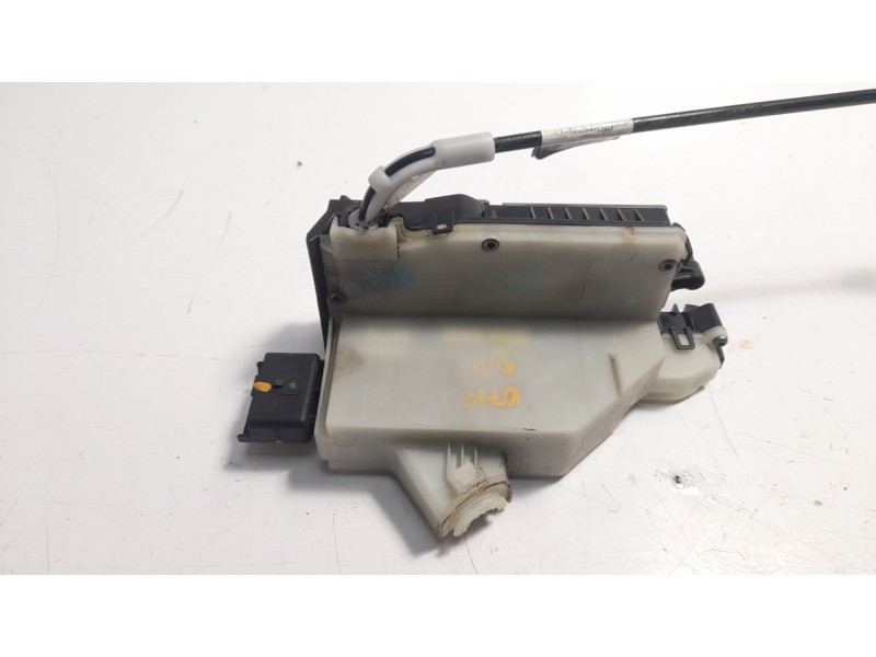 Recambio de cerradura puerta delantera derecha para peugeot 208 1.4 hdi fap referencia OEM IAM 9812500780  