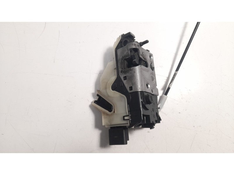 Recambio de cerradura puerta delantera derecha para peugeot 208 1.4 hdi fap referencia OEM IAM 9812500780  