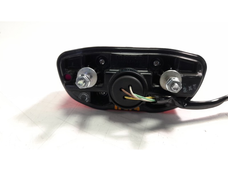 Recambio de piloto trasero central para honda cb 125 f referencia OEM IAM 33701K98E21  