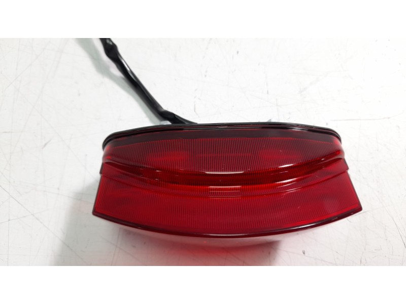 Recambio de piloto trasero central para honda cb 125 f referencia OEM IAM 33701K98E21  