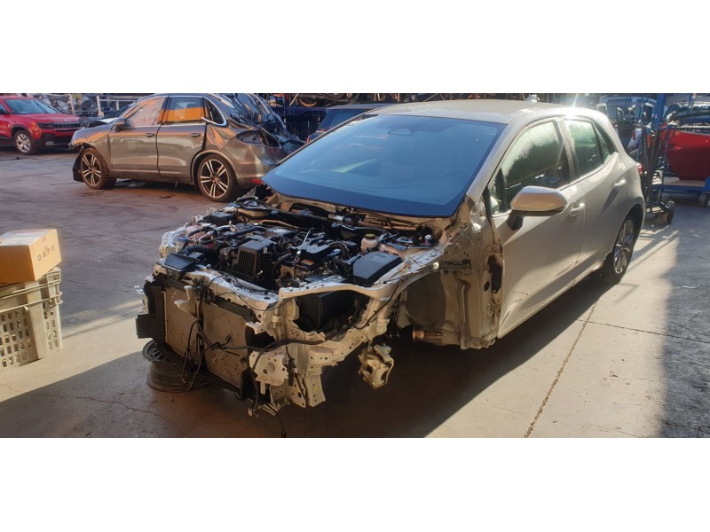 toyota corolla (e21) del año 2024