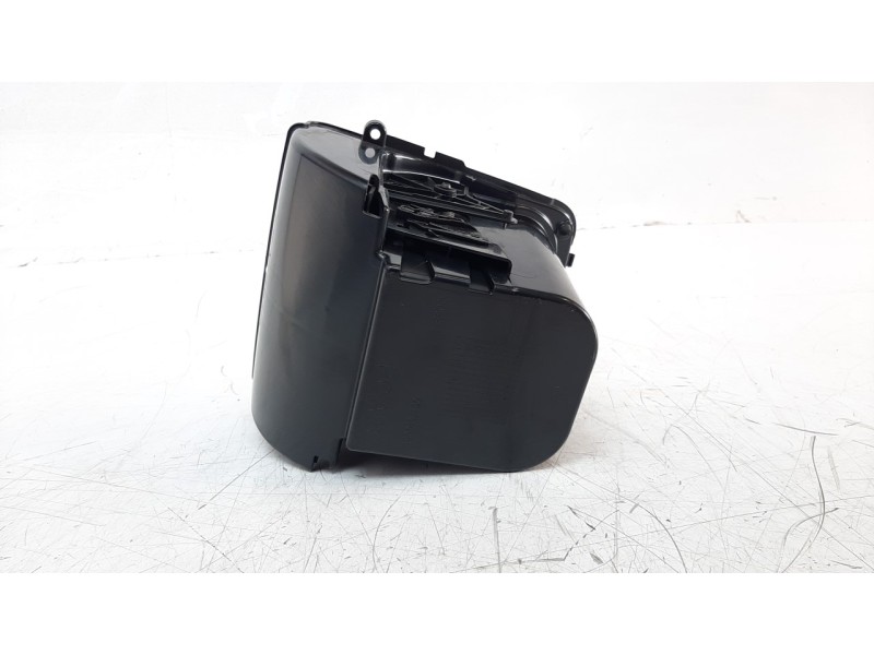 Recambio de cenicero para mercedes-benz clase gla (w156) gla 200 cdi (156.908) referencia OEM IAM A1766807400  