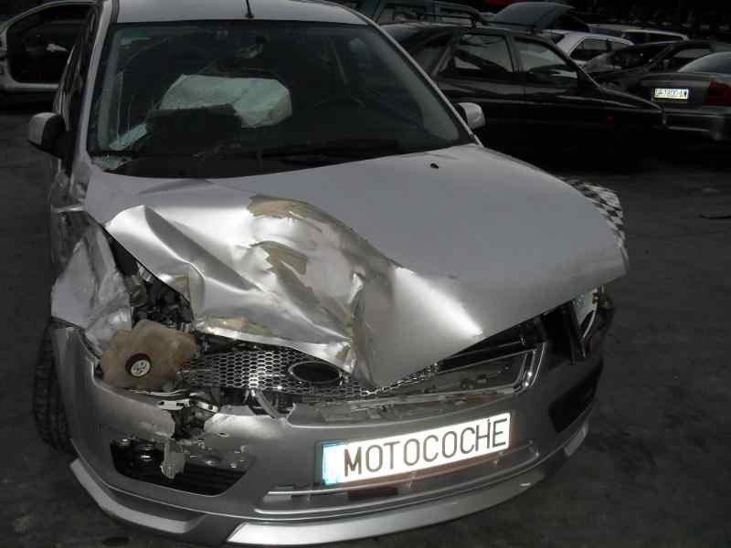 ford focus berlina (cap) del año 2004
