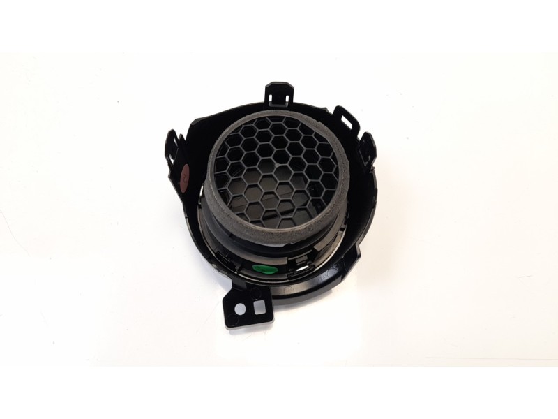 Recambio de rejilla aireadora para nissan micra v (k14) 0.9 cat referencia OEM IAM 687655FA0A  