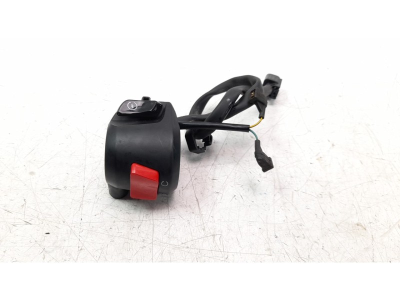 Recambio de piña luces derecha para honda cb 125 f referencia OEM IAM 35130K94T02  