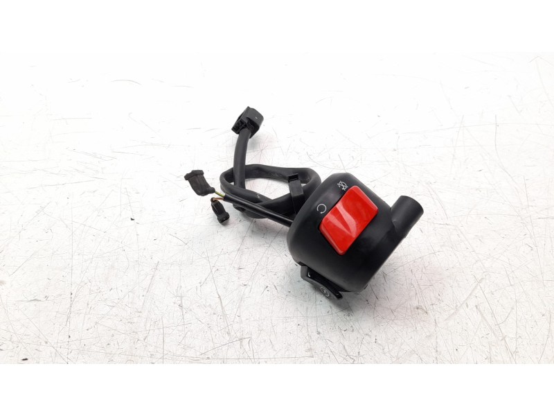 Recambio de piña luces derecha para honda cb 125 f referencia OEM IAM 35130K94T02  