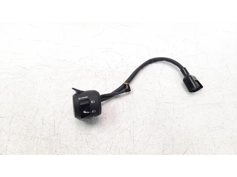 Recambio de piña luces izquierda para honda cb 125 f referencia OEM IAM 35200K98E02  