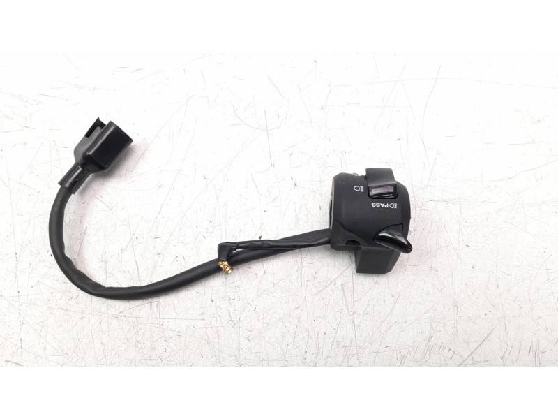 Recambio de piña luces izquierda para honda cb 125 f referencia OEM IAM 35200K98E02  