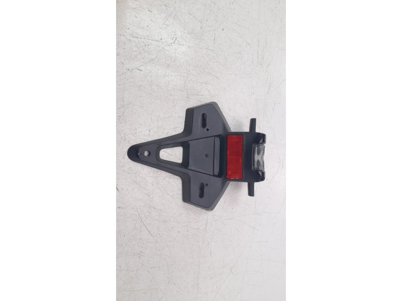 Recambio de portamatriculas para honda cb 125 f referencia OEM IAM 80112K94T00  