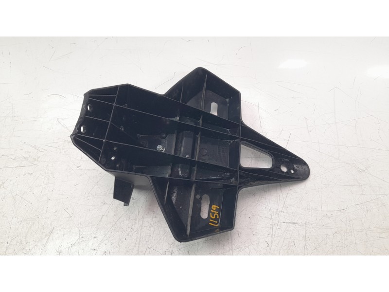 Recambio de portamatriculas para honda cb 125 f referencia OEM IAM 80112K94T00  
