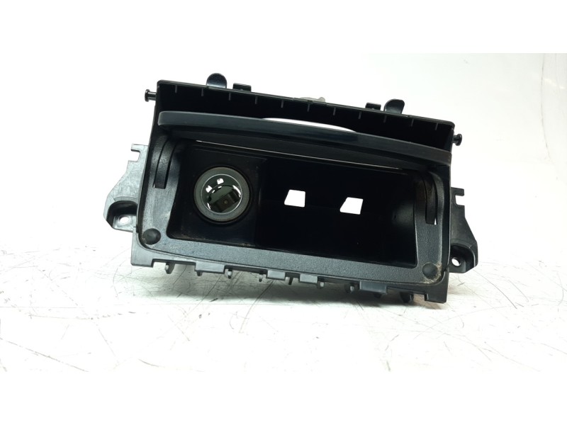 Recambio de cenicero para mercedes-benz clase gla (w156) gla 200 cdi (156.908) referencia OEM IAM A1768100179  
