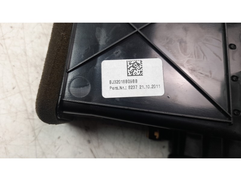 Recambio de aireador izquierdo para land rover evoque 2.2 sd4 cat referencia OEM IAM BJ32018B09BB  