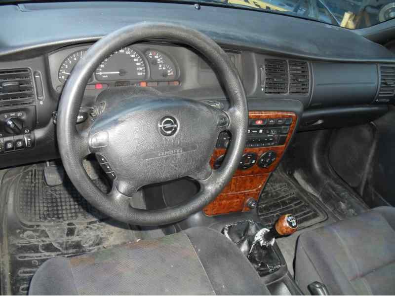 opel vectra b berlina del año 1995