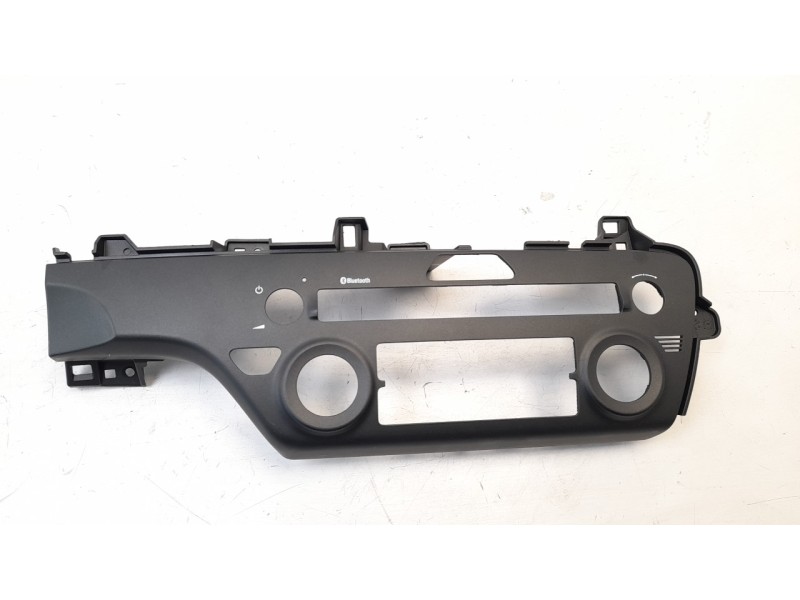 Recambio de moldura para kia sportage 1.6 crdi cat referencia OEM IAM 84745F1300  