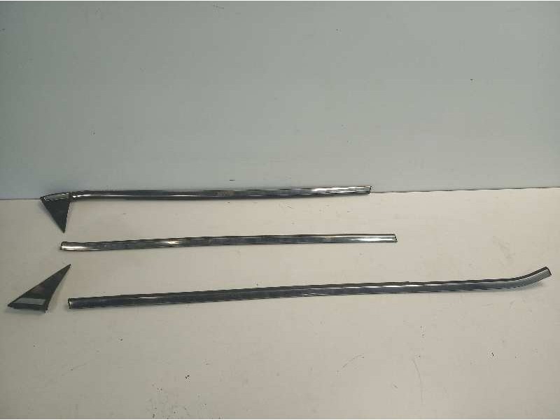 Recambio de moldura para citroen c3 collection referencia OEM IAM   