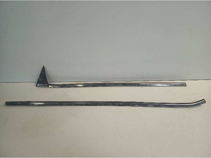 Recambio de moldura para citroen c3 collection referencia OEM IAM   