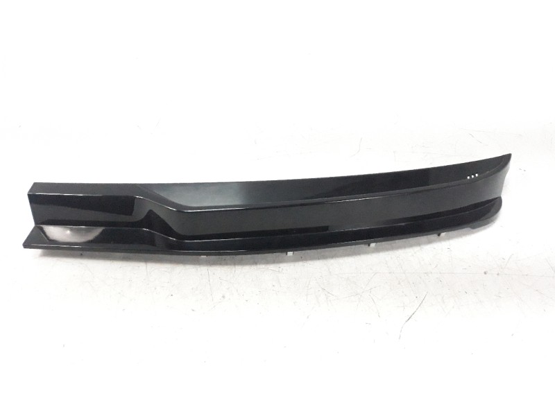 Recambio de moldura para kia niro referencia OEM IAM 861C0AT100  
