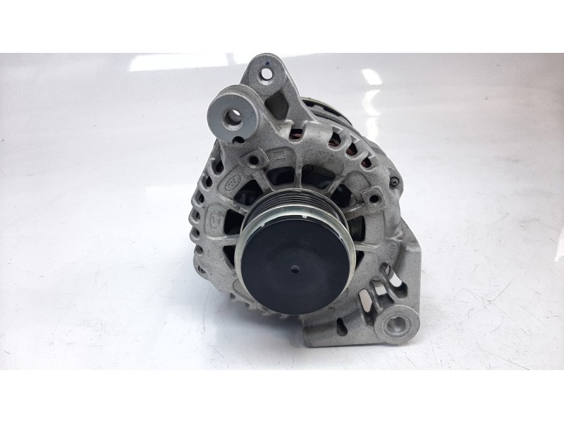 Recambio de alternador para kia stonic (ybcuv) concept referencia OEM IAM 3730004950 ALF030164 