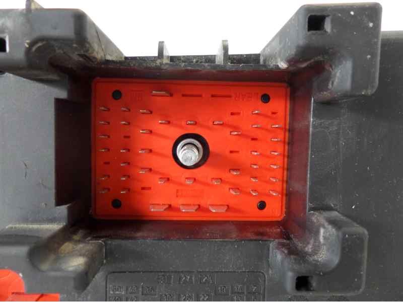 Recambio de caja reles / fusibles para opel vectra c berlina 1.9 cdti referencia OEM IAM 13170900 519065106 
