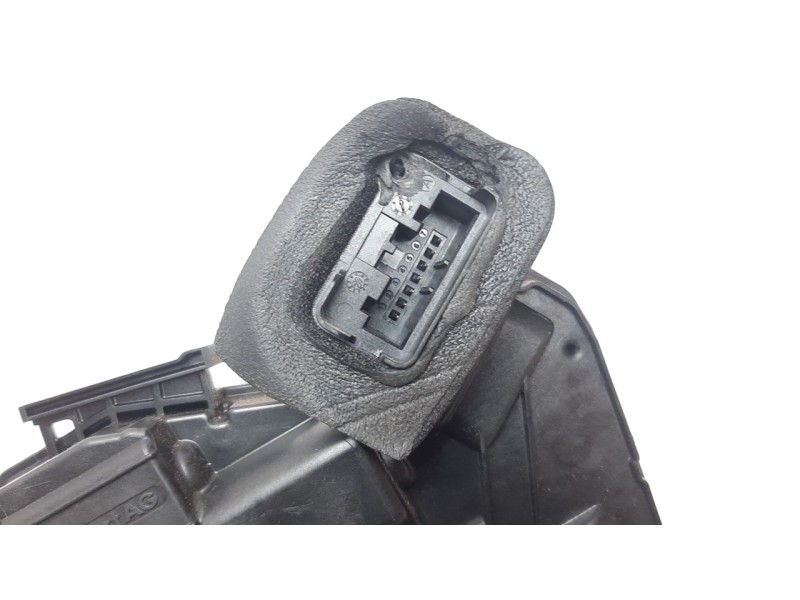Recambio de cerradura puerta delantera derecha para seat leon st (5f8) 2.0 tdi referencia OEM IAM 5K1837016J  EZCVW085