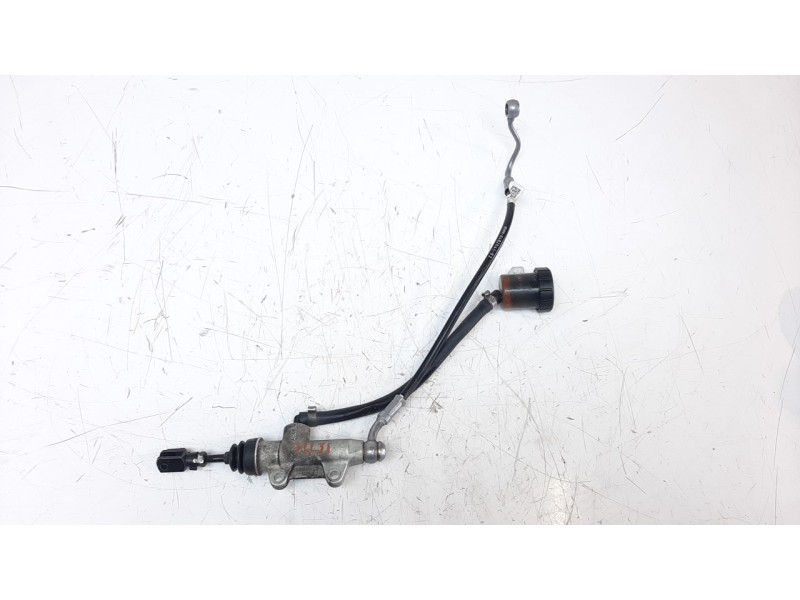 Recambio de bomba freno para bmw f 900 r referencia OEM IAM 34217692190  