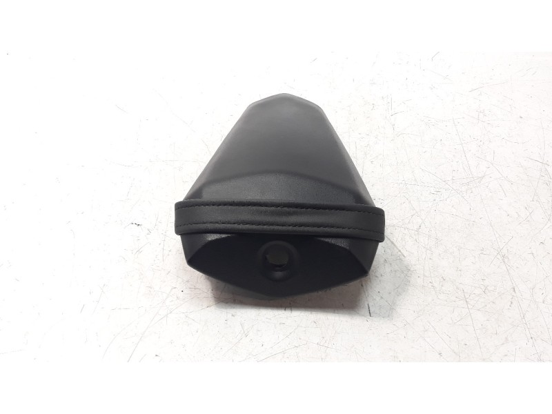 Recambio de asiento para yamaha yzf-r6 referencia OEM IAM BEB2475000  